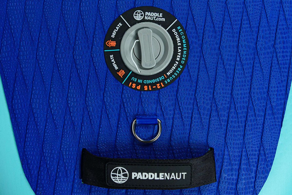 Paddleboardy PADDLENAUT  - tři madla pro pohodlné přenášení.