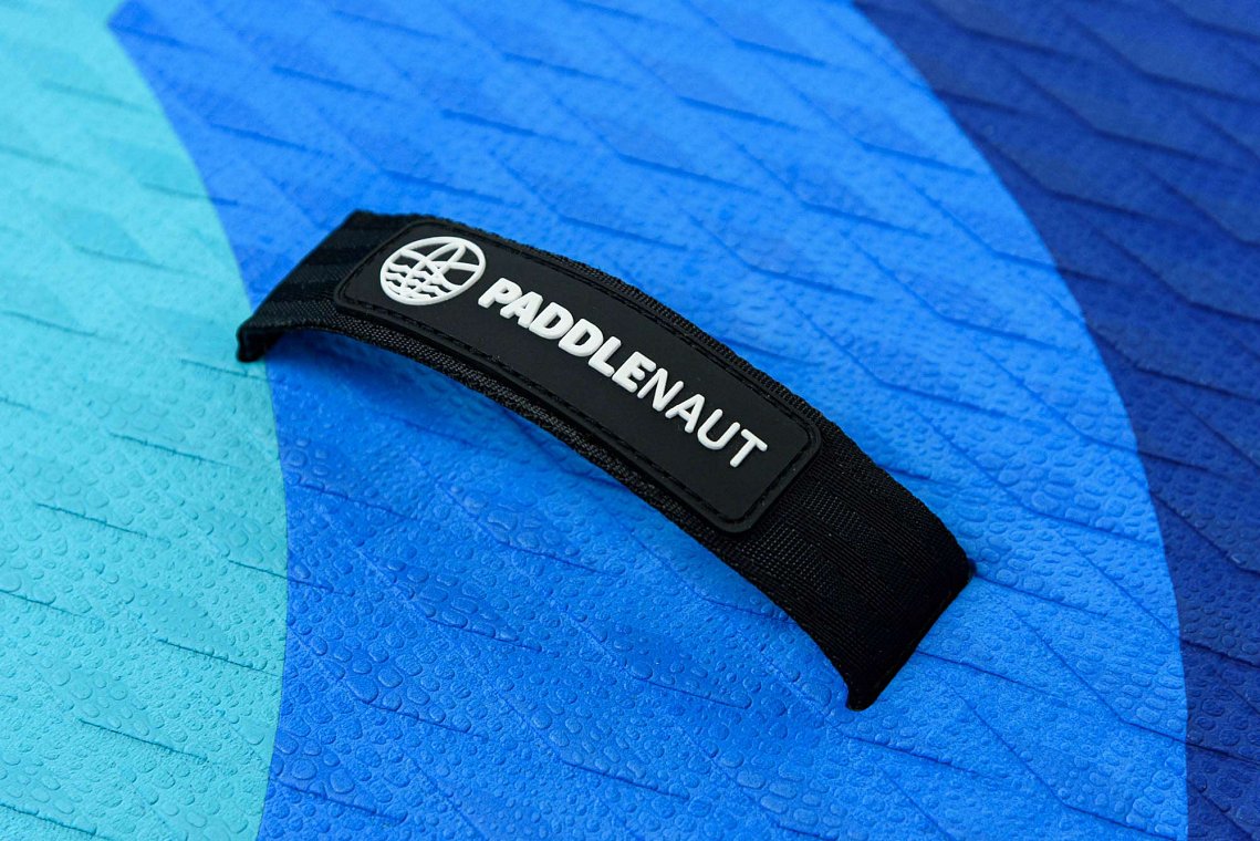 Paddleboardy PADDLENAUT  - tři madla pro pohodlné přenášení.