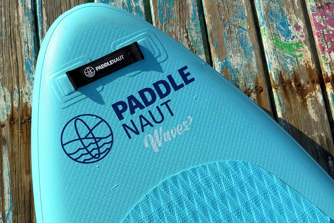 Paddleboardy PADDLENAUT  - tři madla pro pohodlné přenášení.
