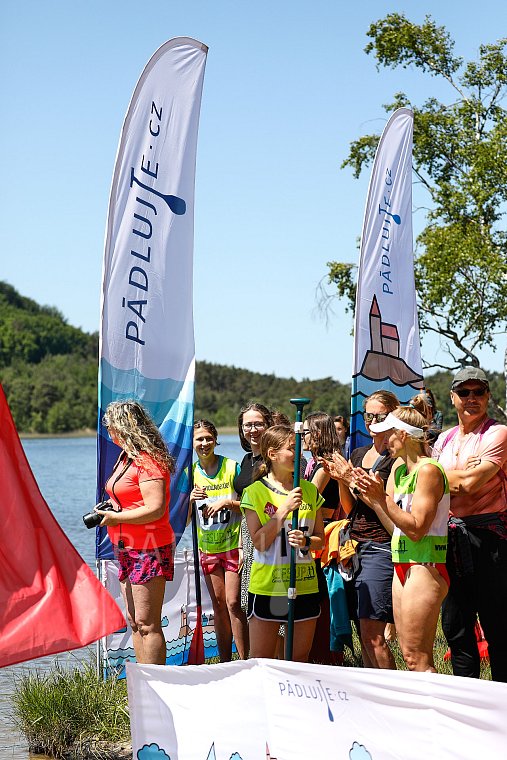 Paddleboardové závody Mácháč 2023 - PÁDLUJTE.CZ sportovní klub