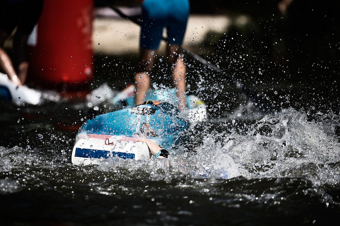 Paddleboardové závody Mácháč 2023 - PÁDLUJTE.CZ sportovní klub