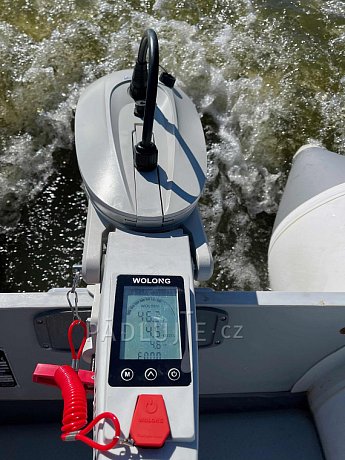 Lodní elektrický motor WOLONG ​FLOWSTAR 1,5 kW S - přívěsný s baterií